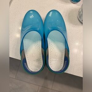 Dansko clogs, like new condition